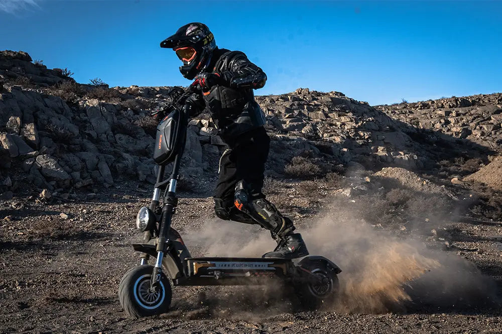 Funderar du på att köra din elscooter terräng? Här är vad du behöver veta.