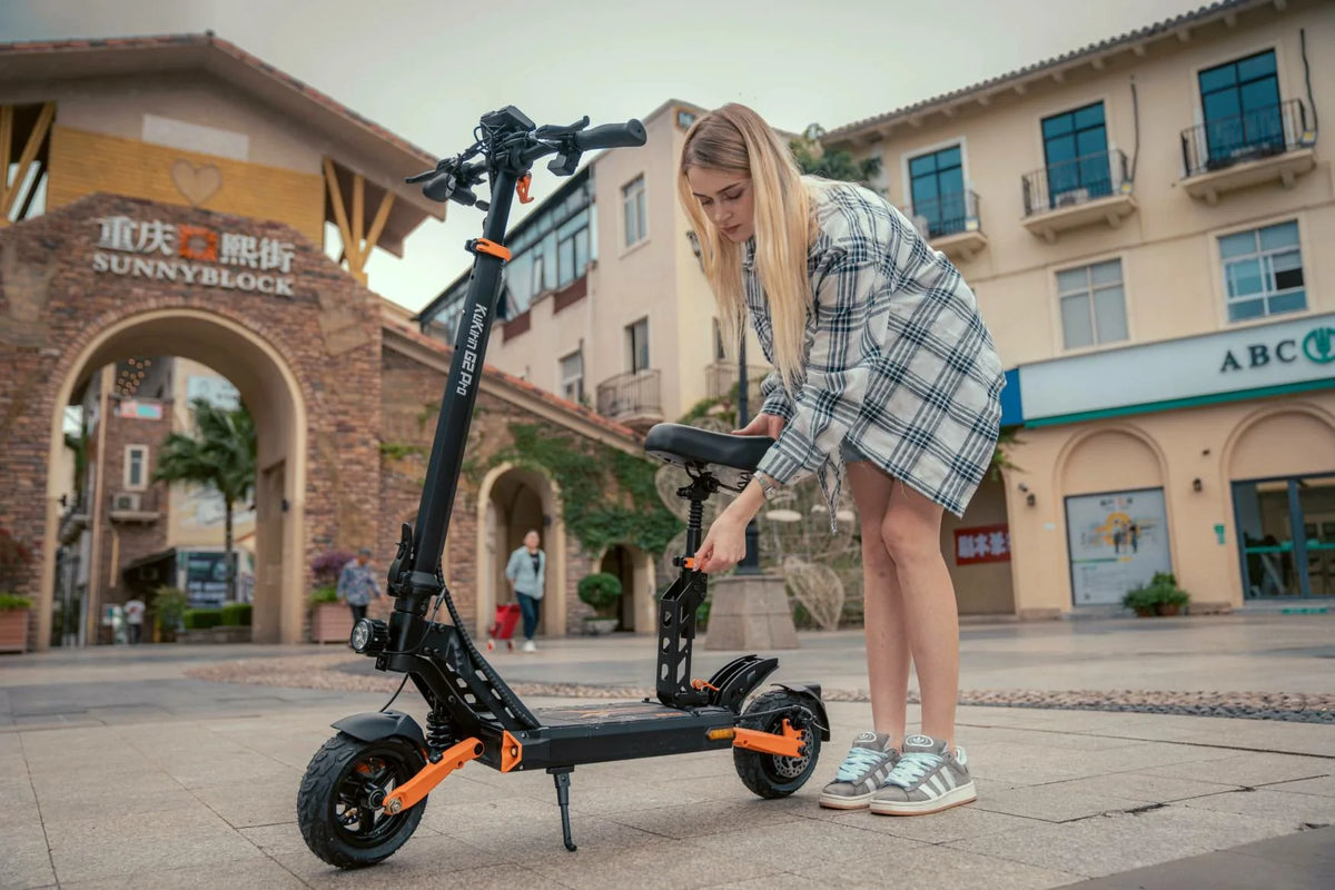 Hand Signals for E-Scooter Riders: Communicating Safely on European Roads